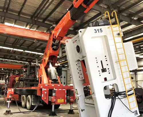 北关附近随车吊出租，轻松解决运输难题