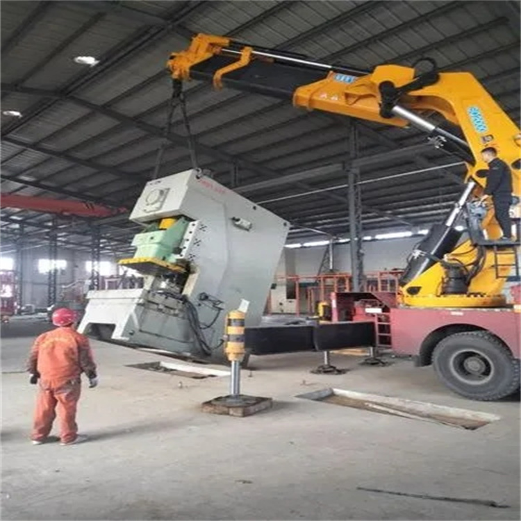 北关80吨折臂吊车出租附近电话