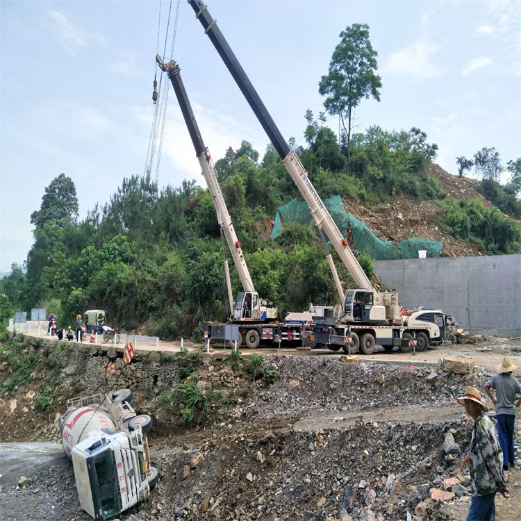 北关汽车掉沟里叫吊车救援要多少钱